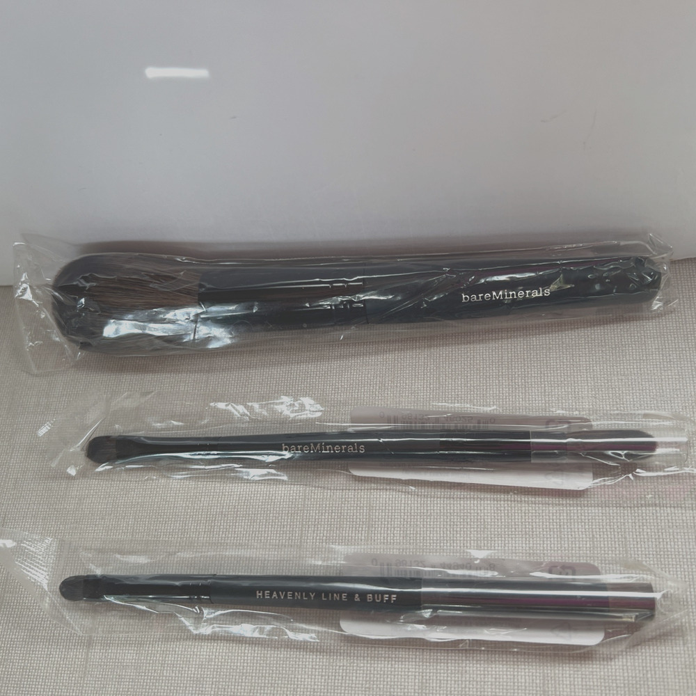 BareMinerals Set Of 3 Brushes Flawless Finish, Lid Line Crease & Buff Eye New‎